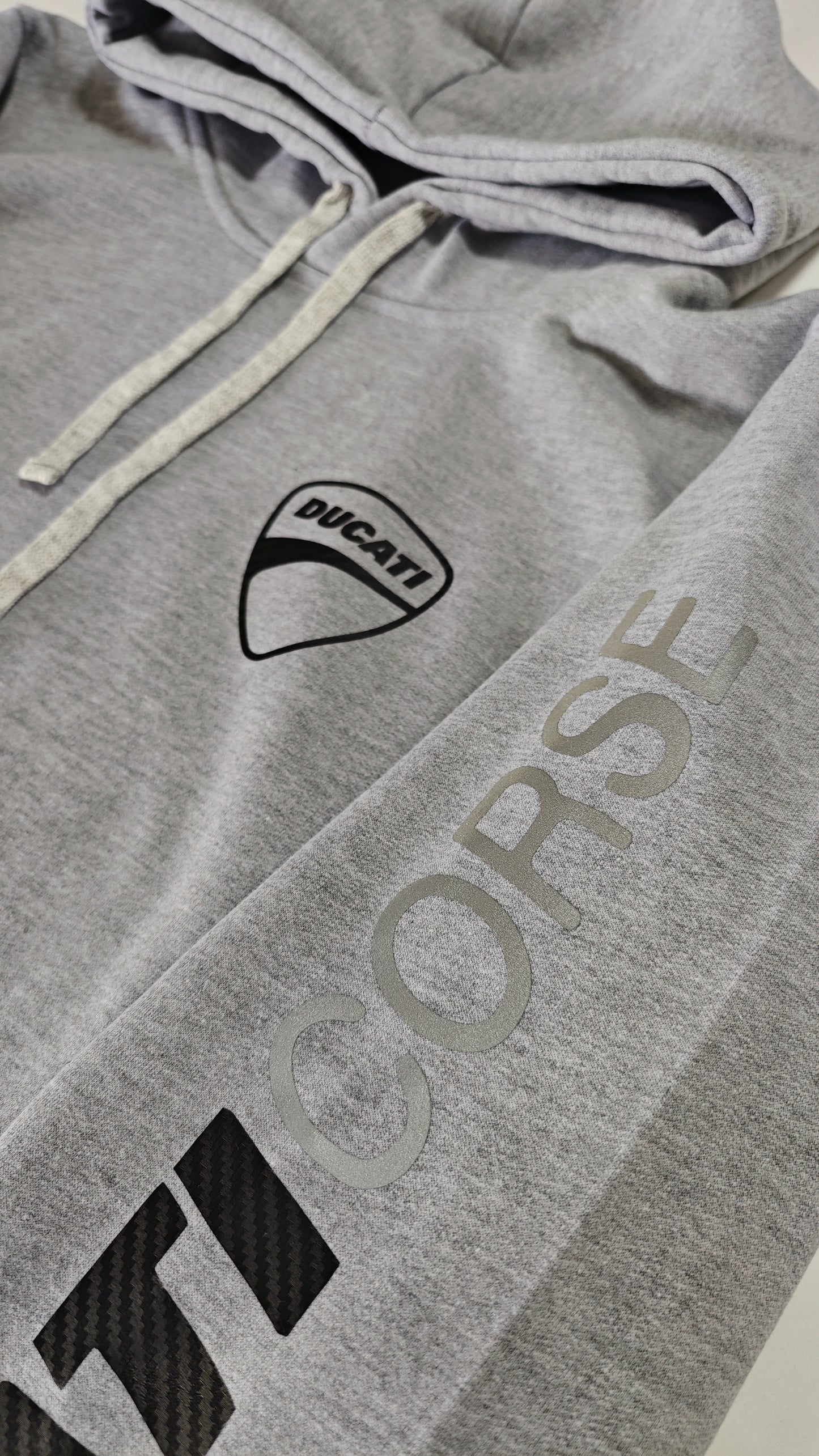 Hoodie Ducati Corse - Leyenda del Motociclismo