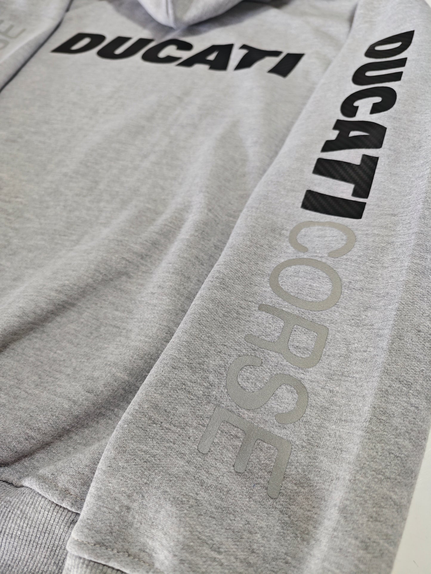 Hoodie Ducati Corse - Leyenda del Motociclismo